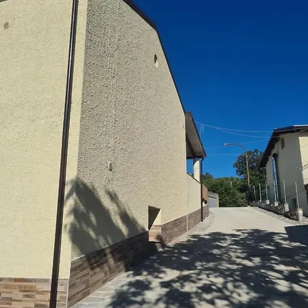 Cara Terra Lucana Lantgård